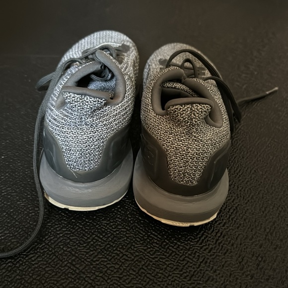 Adidas Men’s Grey Athletic Shoes - Picture 3 of 6